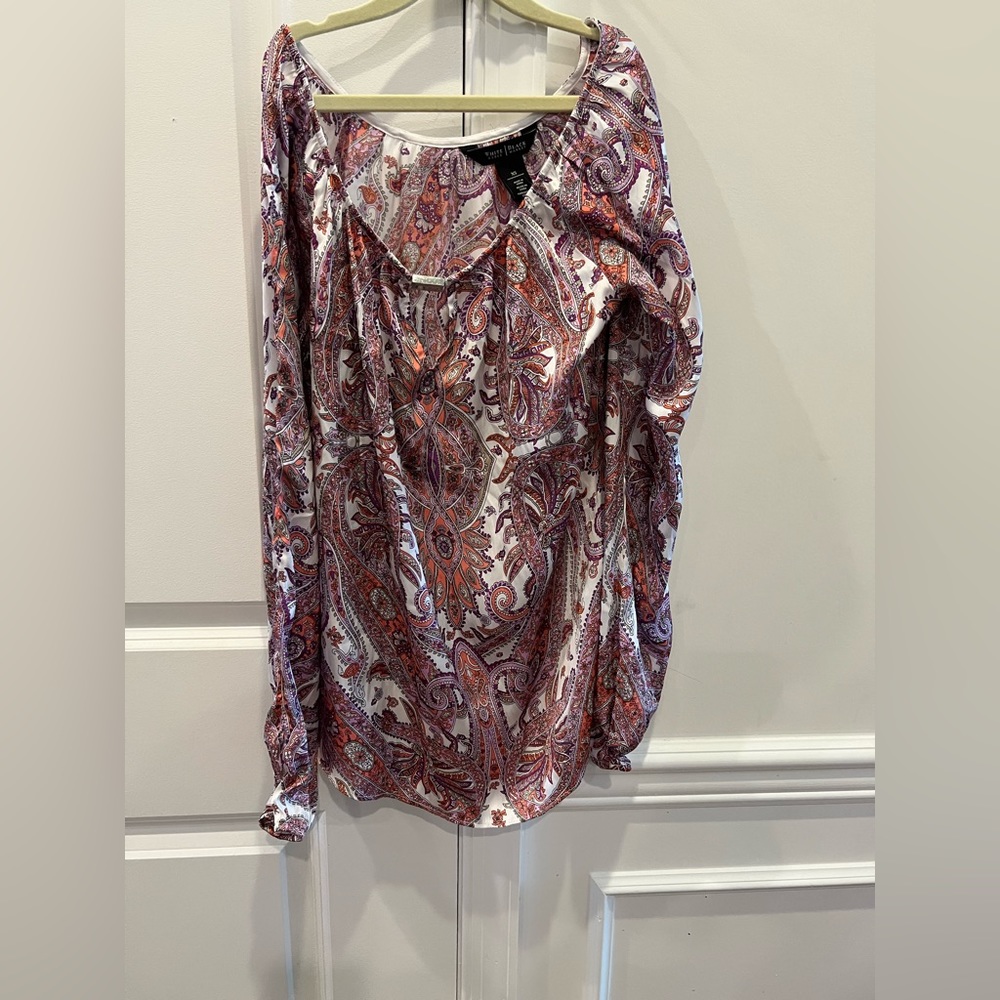 5/$10 White House Black market paisley long sleeve shirt size XS